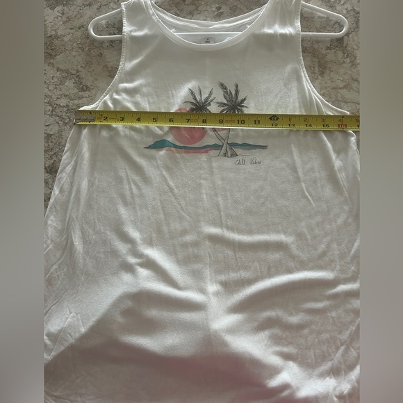 Women’s Old Navy Chill Vibes Graphic Tank Top Medium - Picture 6 of 9
